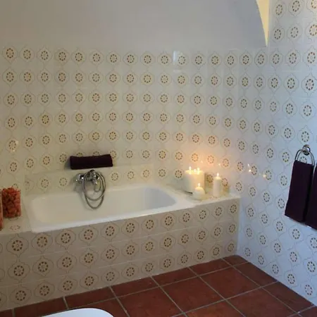 Sleeps 8 Pool Wifi Vila
