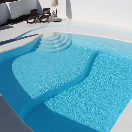 Villa Sleeps 8 Pool Wifi *